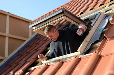 Pose de fenêtres de toit Velux à Châtaigneraie